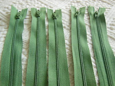 Lot 5 fermeture éclair 20 cm vert non séparable A64  création pochette