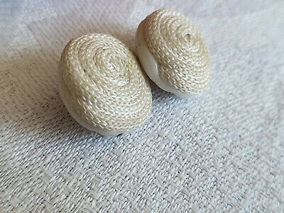 Duo boutons vintage  passementerie et résine blanc diamètre 1,8 cm  G12G