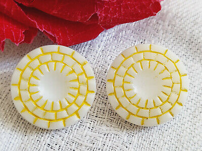 Duo boutons anciens en verre blanc effet mosaïque jaune 1,8  cm D15D