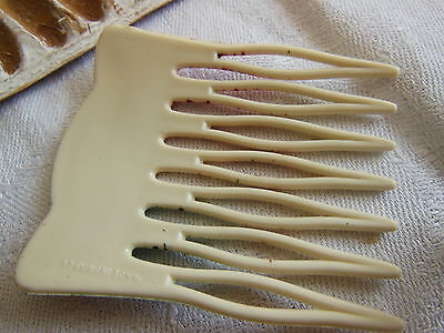 Ancien peigne vintage haut moucheté  vert framboise hair combs jamais utilisé