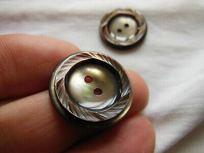 Duo boutons vintage en nacre travaillé  2,2 cm marron superbe diamètre  2,2 G14D