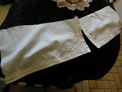 Dentelle ancienne bas jupon fendue broderie  64 cm incrustation appli T3-18