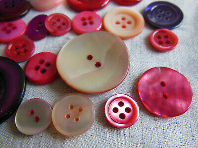 Panaché lot 18 boutons vintage en nacre rose et violet 1,1 à 2,6 cm ref 720