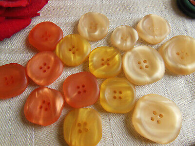 Lot 15 boutons vintage orange laiteux mat panaché séries  1,5 à 2,3 cm ref 4564