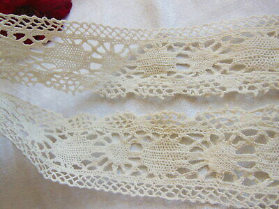 Dentelle large ancienne 75 cm sur 5,8 cm entre deux création couture T3-35