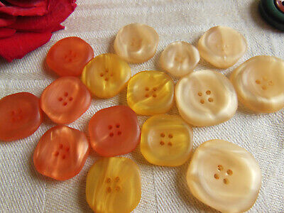 Lot 15 boutons vintage orange laiteux mat panaché séries  1,5 à 2,3 cm ref 4564