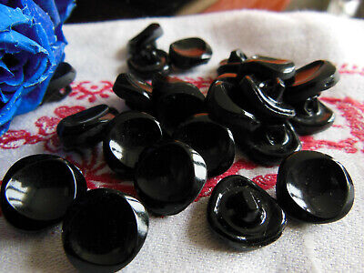 Lot 8 boutons anciens en verre Noir triangulaire fossette  1,3  cm ref 413