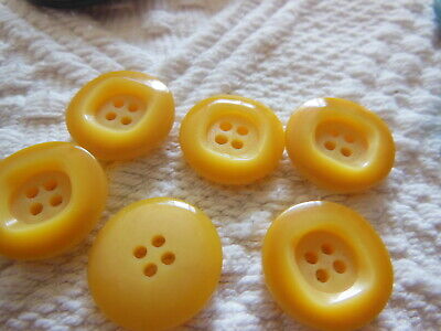 lot 6 boutons vintage jaune 4 trous diamètre 1,7 cm ref 1293