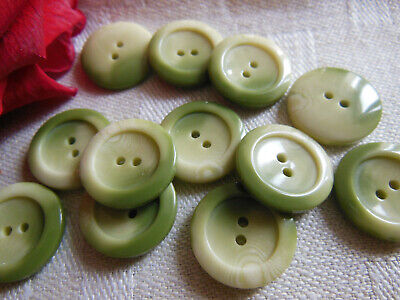 Lot 12 boutons vintage camaïeu vert crème effet corne 1,8 cm ref 4523