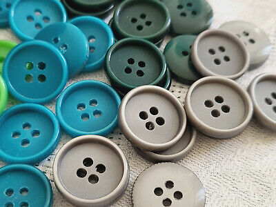 Lot 37 boutons vintage 4 séries bleu gris vert diamètre 1,5  cm ref 185