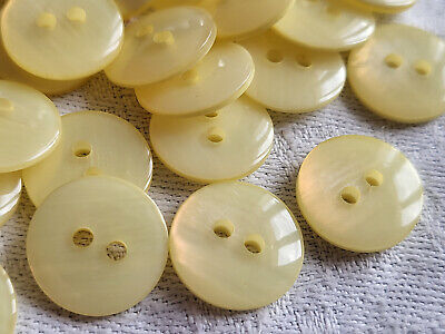 Lot 36 boutons vintage petits jaune mordoré  diamètre:1,4 cm ref 818