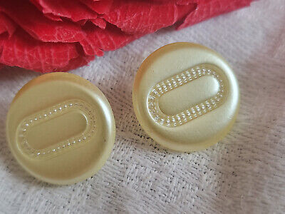 Duo boutons anciens en verre jaune satiné diamètre: 1,5 cm D10A