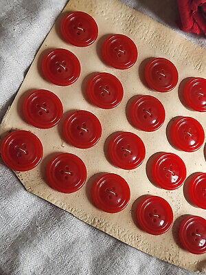 Plaque 24 boutons anciens rouge 4 trous  diamètre 1,7  cm T18