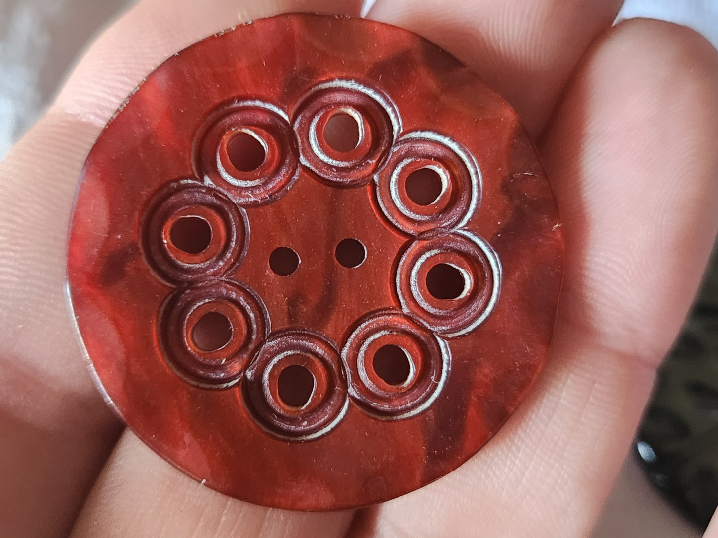 Gros bouton ancien point ajouré diamètre 3,8 cm D18K