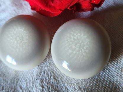 Duo gros et lourds boutons vintage gris camaïeu pied métal 2,5 cm ref 3575