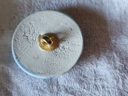 Enorme bouton vintage céramique parurier 3,2 cm pied bleu D19N