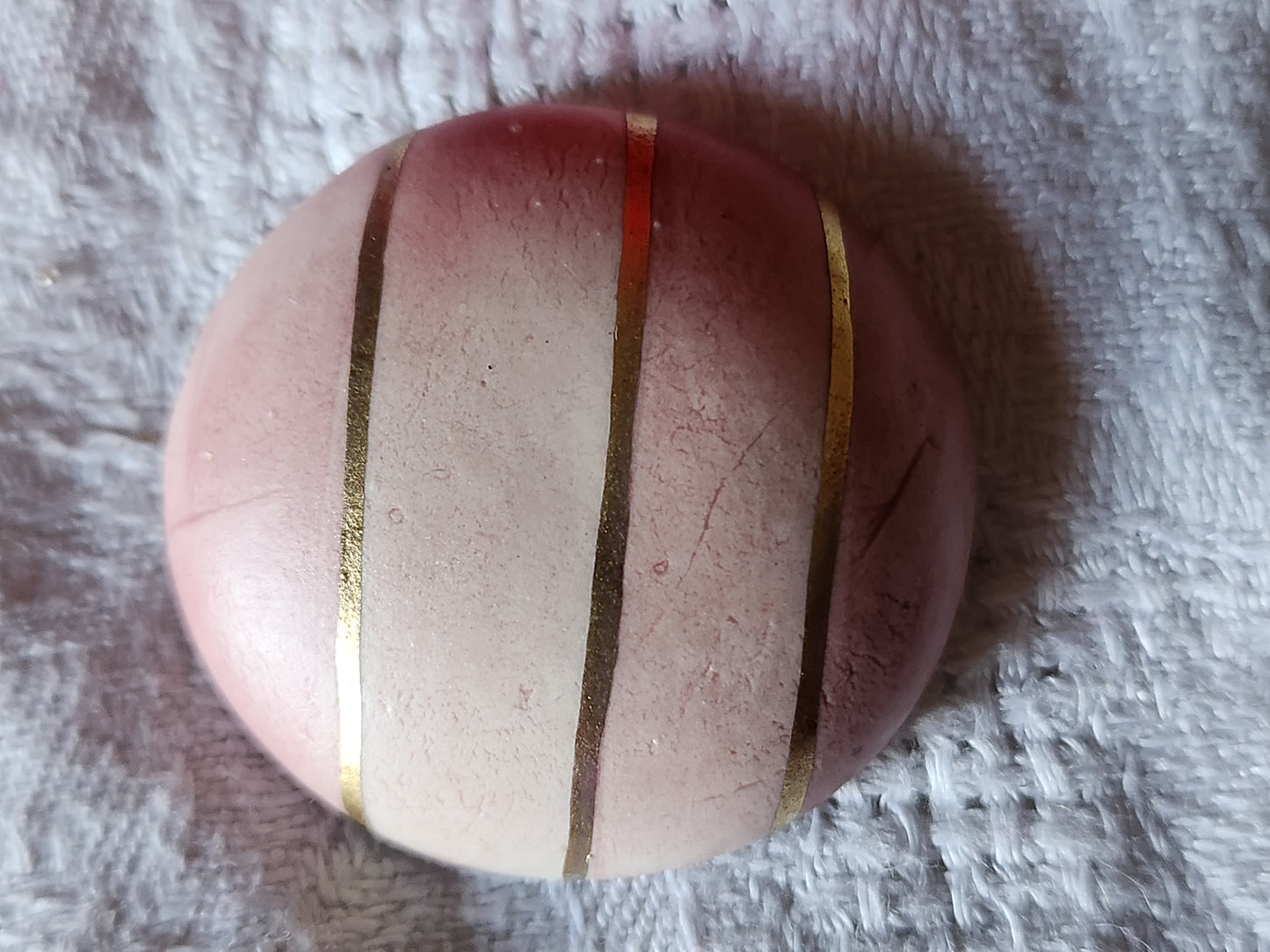 Enorme bouton vintage céramique parurier 3,2 cm pied rose  D19N