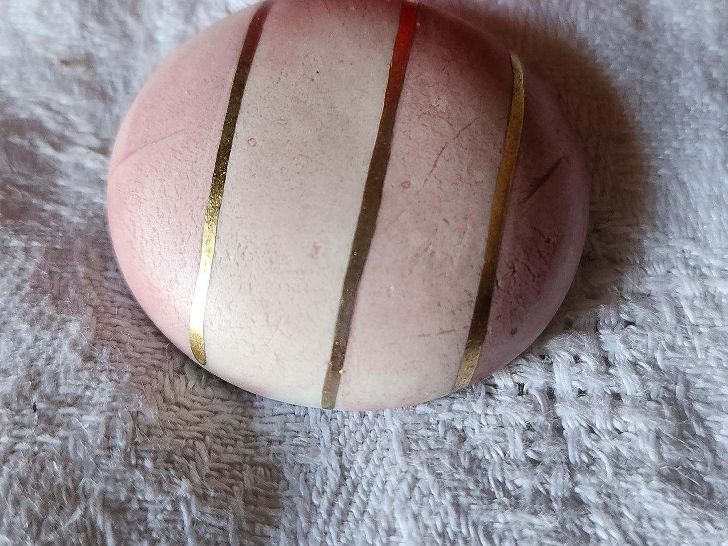 Enorme bouton vintage céramique parurier 3,2 cm pied rose  D19N