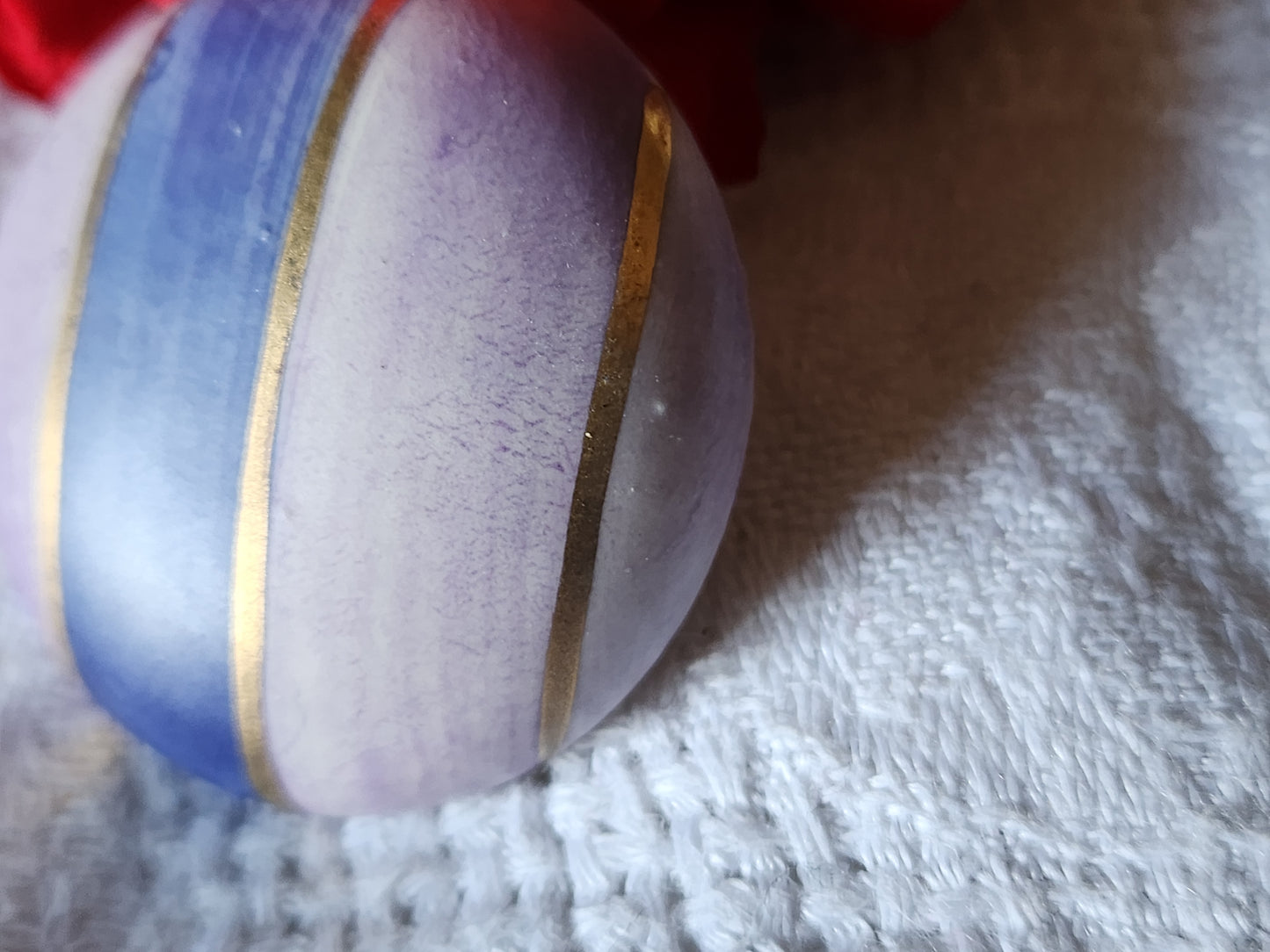 Enorme bouton vintage céramique parurier 3,2 cm pied violet D19N