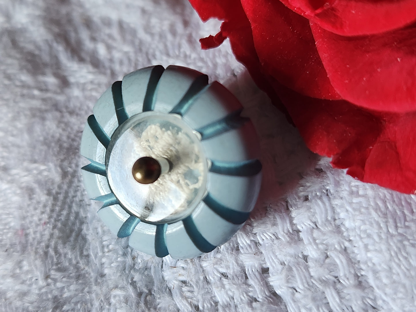 Collection superbe bouton ancien bleu cœur inclusion dentelle original1,8 cm ref 7027