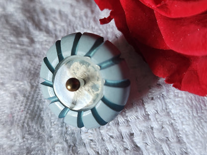 Collection superbe bouton ancien bleu cœur inclusion dentelle original1,8 cm ref 7027