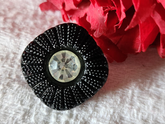 Bouton ancien en verre forme fleur strass noir 2 cm D4B