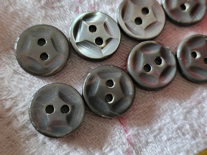 Lot 8 mini boutons anciens en nacre grise ciselé 1,2 cm D4I