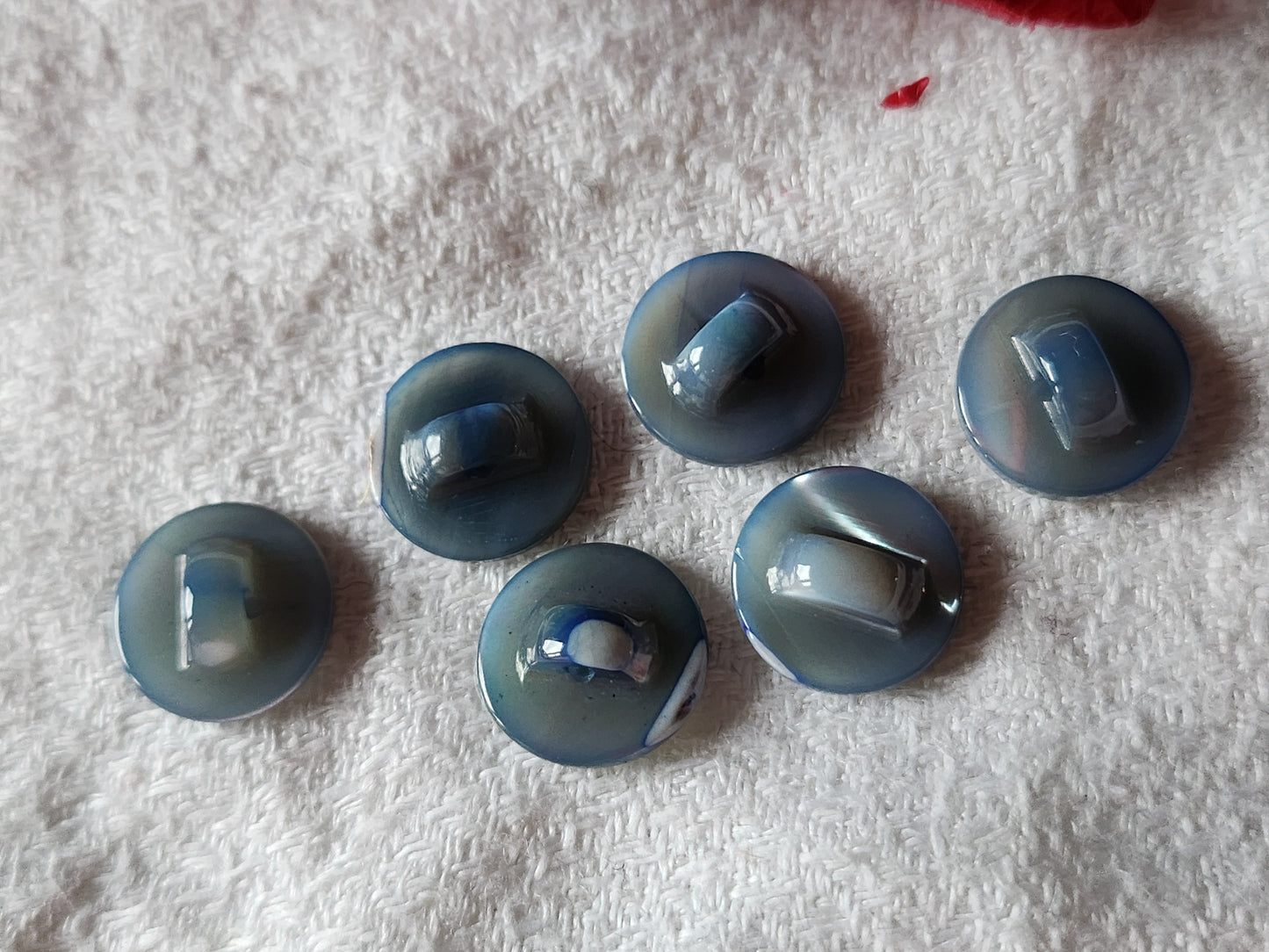 Lot 6 boutons anciens en nacre bleu Empario Armani à pied vintage 1,2 cm ref 7053