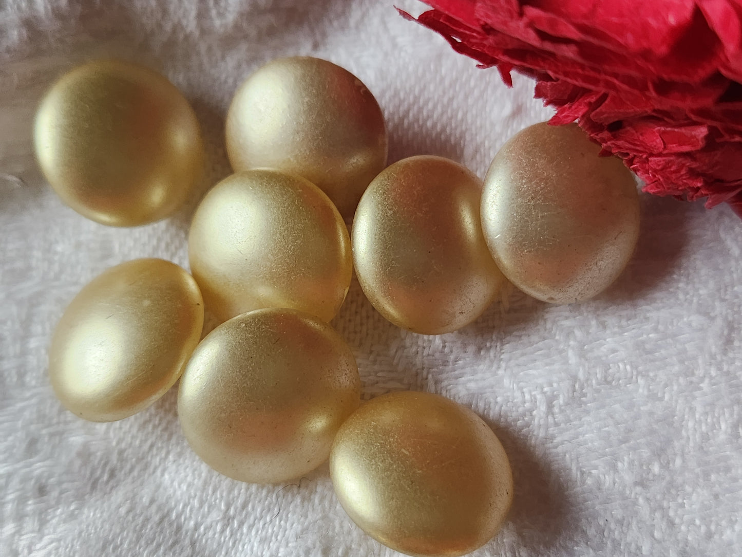 Lot 8 boutons anciens en verre champignon nacré beige 1,4 cm ref 7056