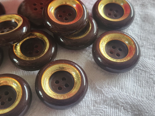 Lot 6 boutons vintage prune /marron  2,1 cm trous doré  ref 2278