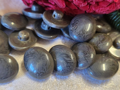 Lot 18 boutons vintage gris coeur moucheté ovale pied 1,2 sur 1,5 cm ref 0031