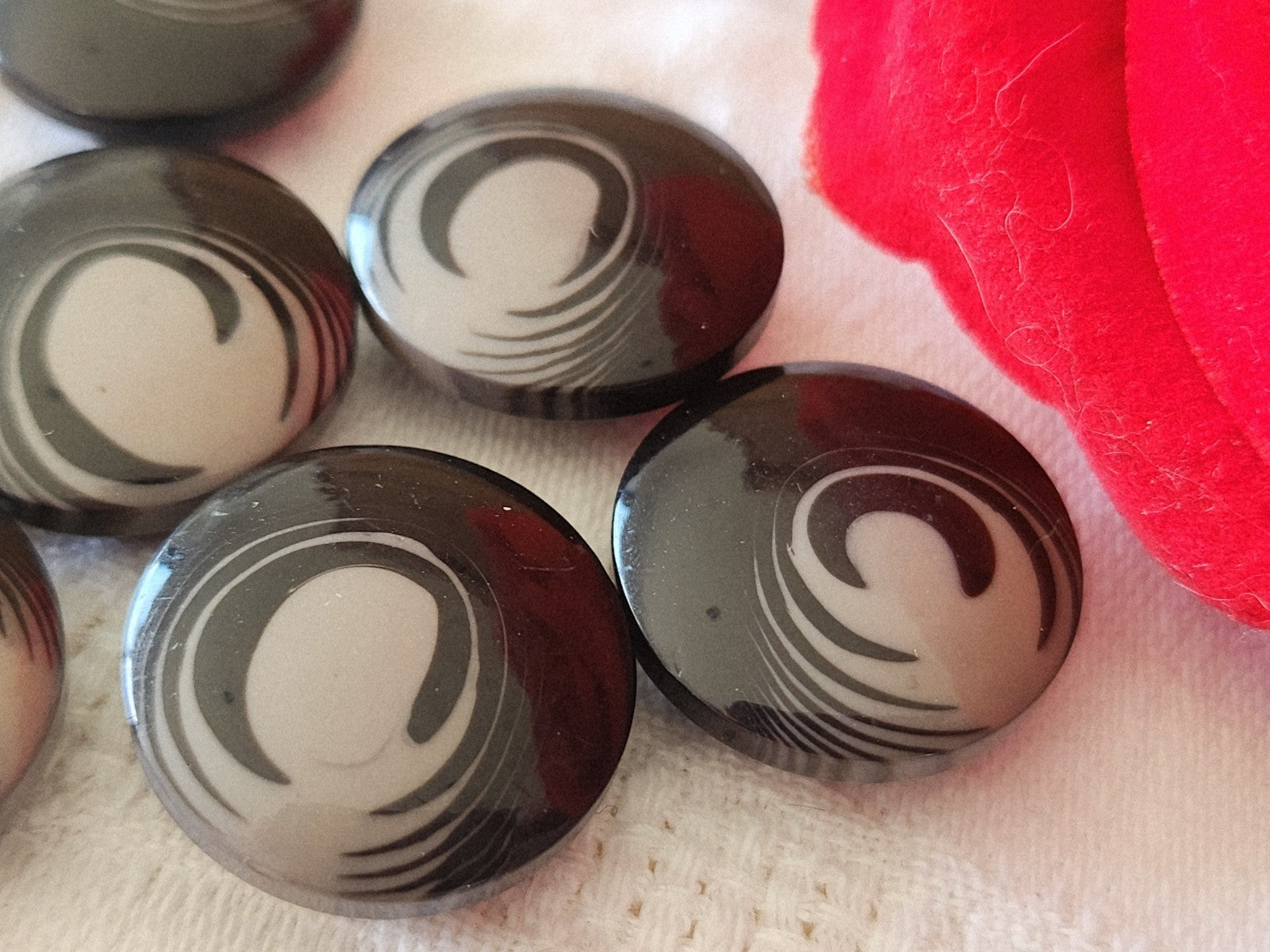 Lot 7 boutons vintage noir gris/marron pied 1,9 cm ref 3892