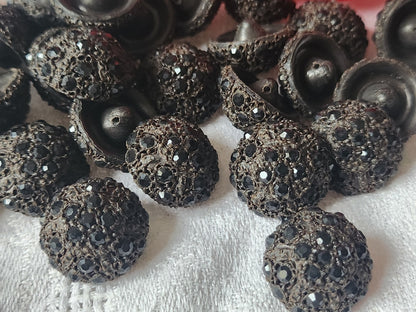 Lot  6 boutons vintage parurier resine strass  marron à pied 2  cm ref 665