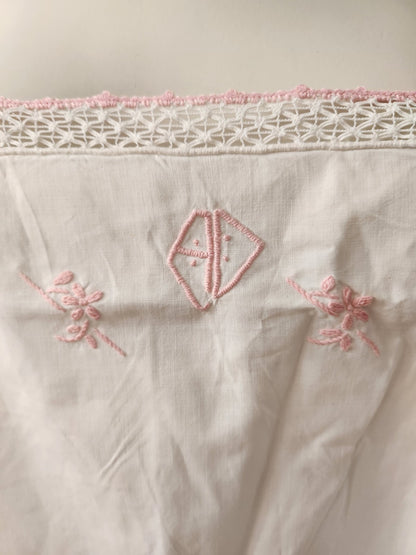 Chemise de nuit ancienne monogramme AD rose broderie B8