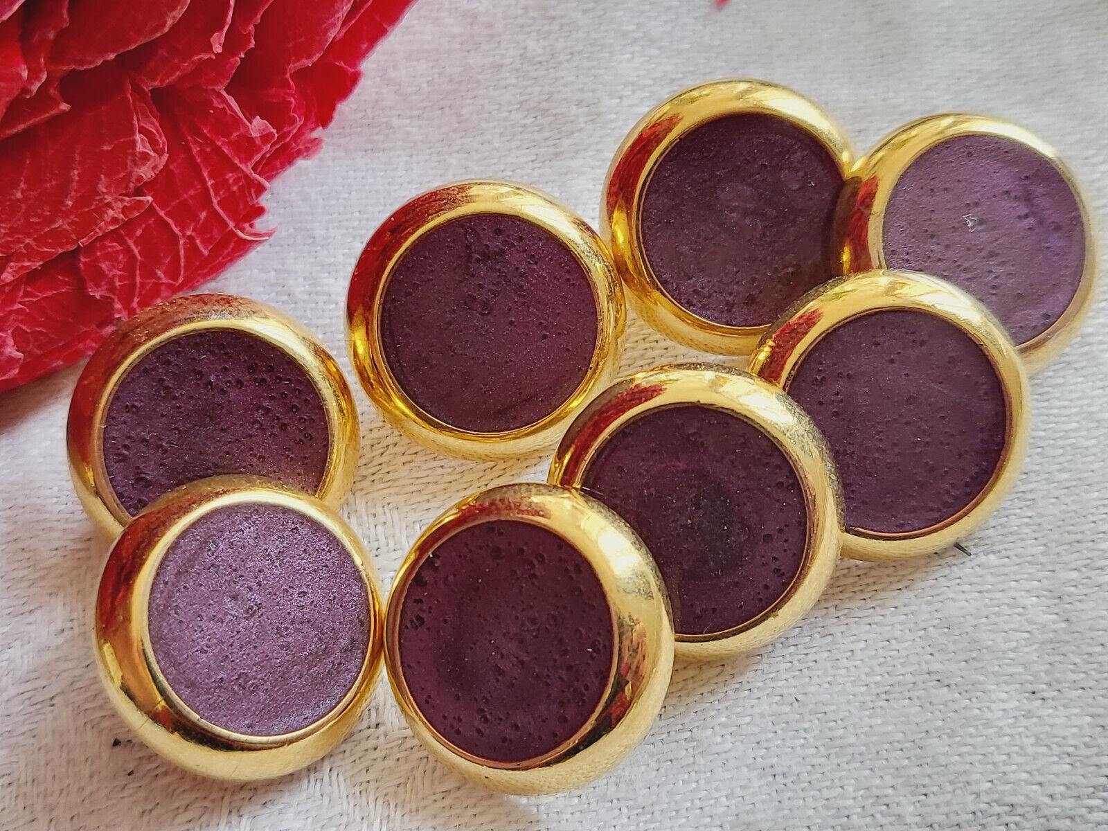 Lot 8 boutons vintage année 80/90 violet  doré acrylique 1,5 cm pied ref 5094