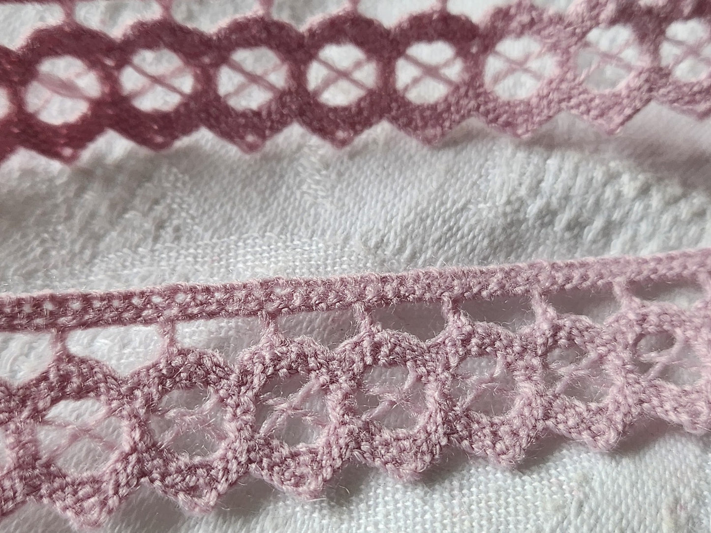 Dentelle vintage violet clair lilas coton 3 métres sur 2 cm A6