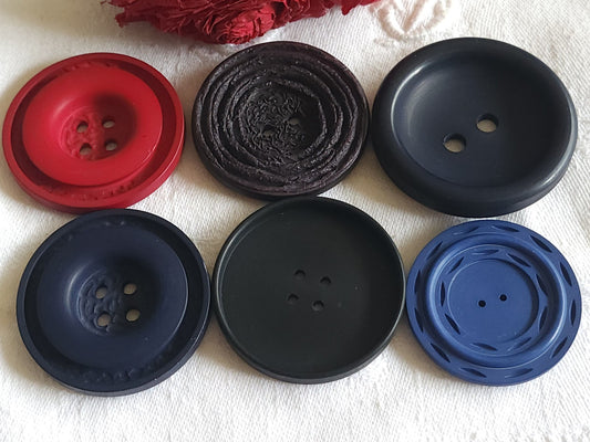 Lot 6  énormes boutons vintage 3,8 à 4,8 cm manteaux XXL  ref 6068