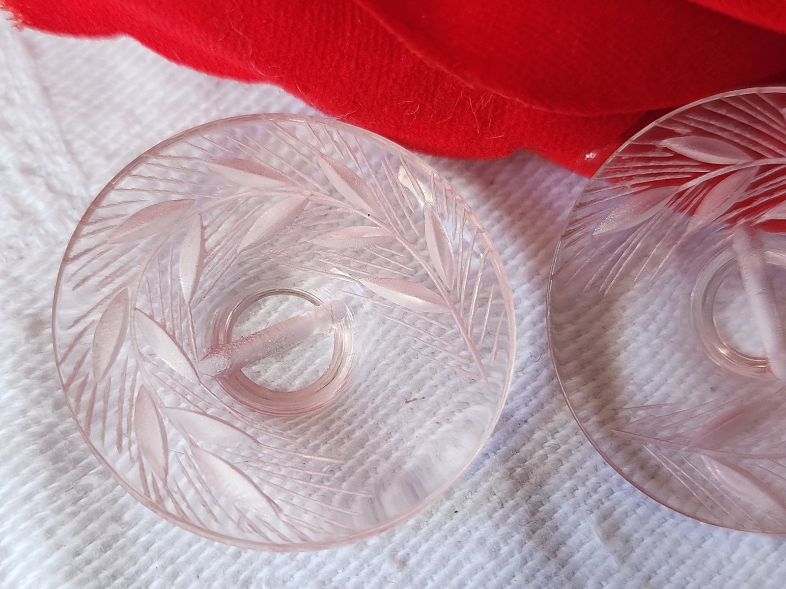 Duo bouton ancien lucite plexis épis de blé à pied  2,5  cm rose  D12D