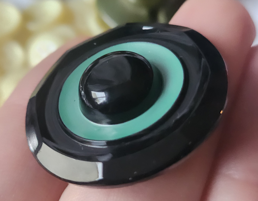 Superbe et gros bouton ancien en verre noir pied métal 3,4 cm ref 961