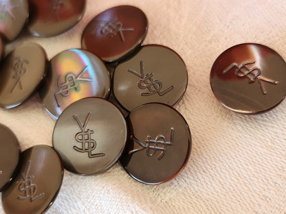 Lot 11 boutons vintage en nacre YSL haute couture gris et marron 1,5 cm ref 6584