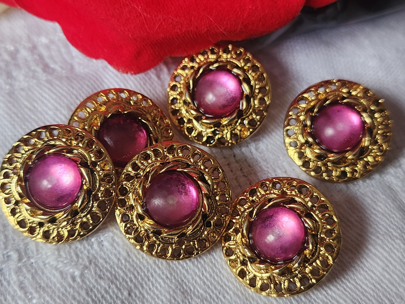 Lot 6  boutons vintage metal doré coeur effet strass rose 1,7 cm pied ref 2249