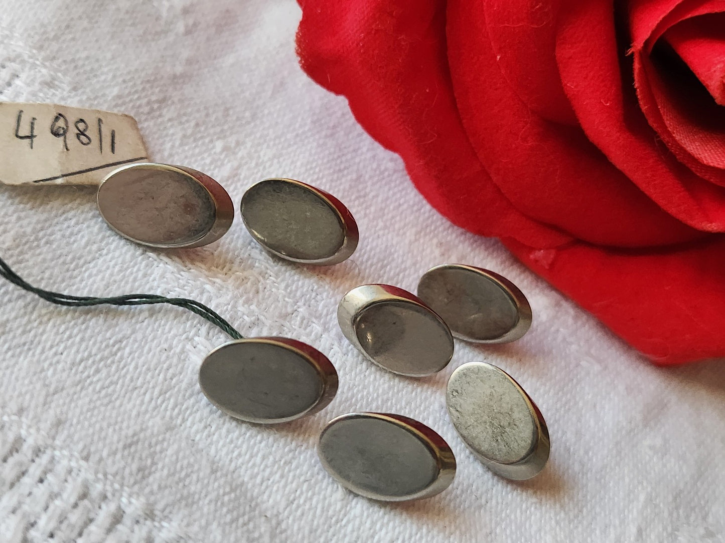Lot 7 boutons vintage en métal argenté oval 0,8 sur 1,3 cm ref 5139