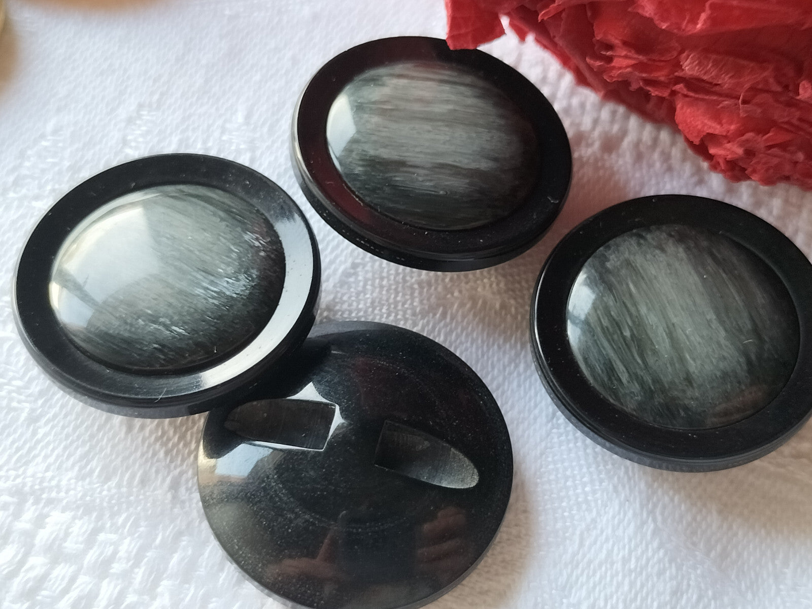 Lot 4 gros boutons vintage noir gris reflet nacré pied 2,7 cm ref 1246