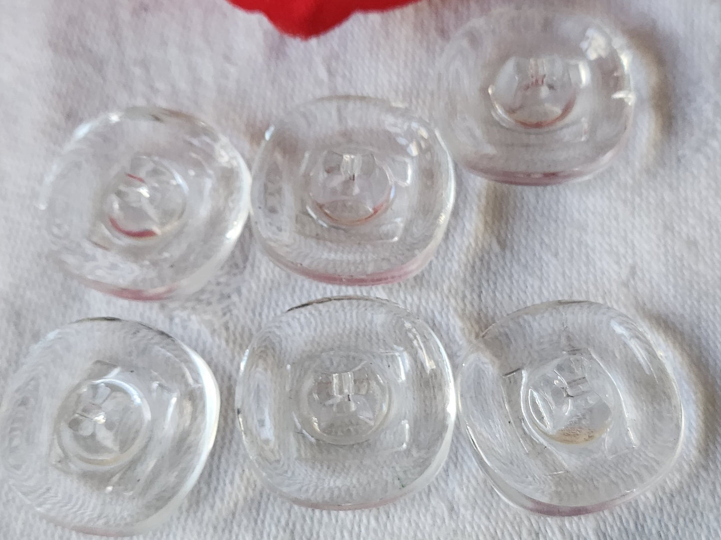 Lot 6 gros boutons en verre anciens vintage transparent 2,1 cm ref 2792