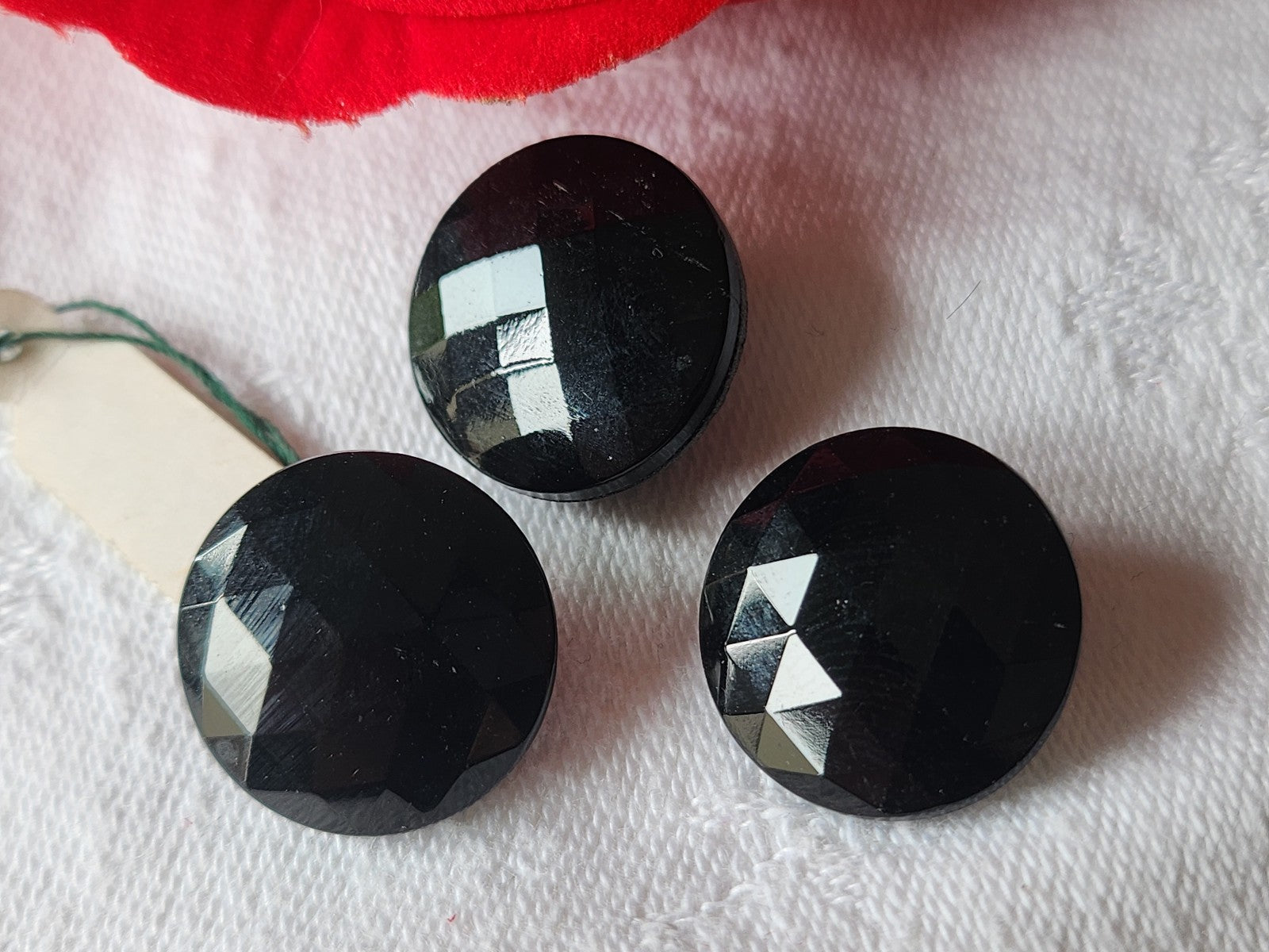 Trio boutons anciens en verre noir facette pied vintage 1,8 cm G12C