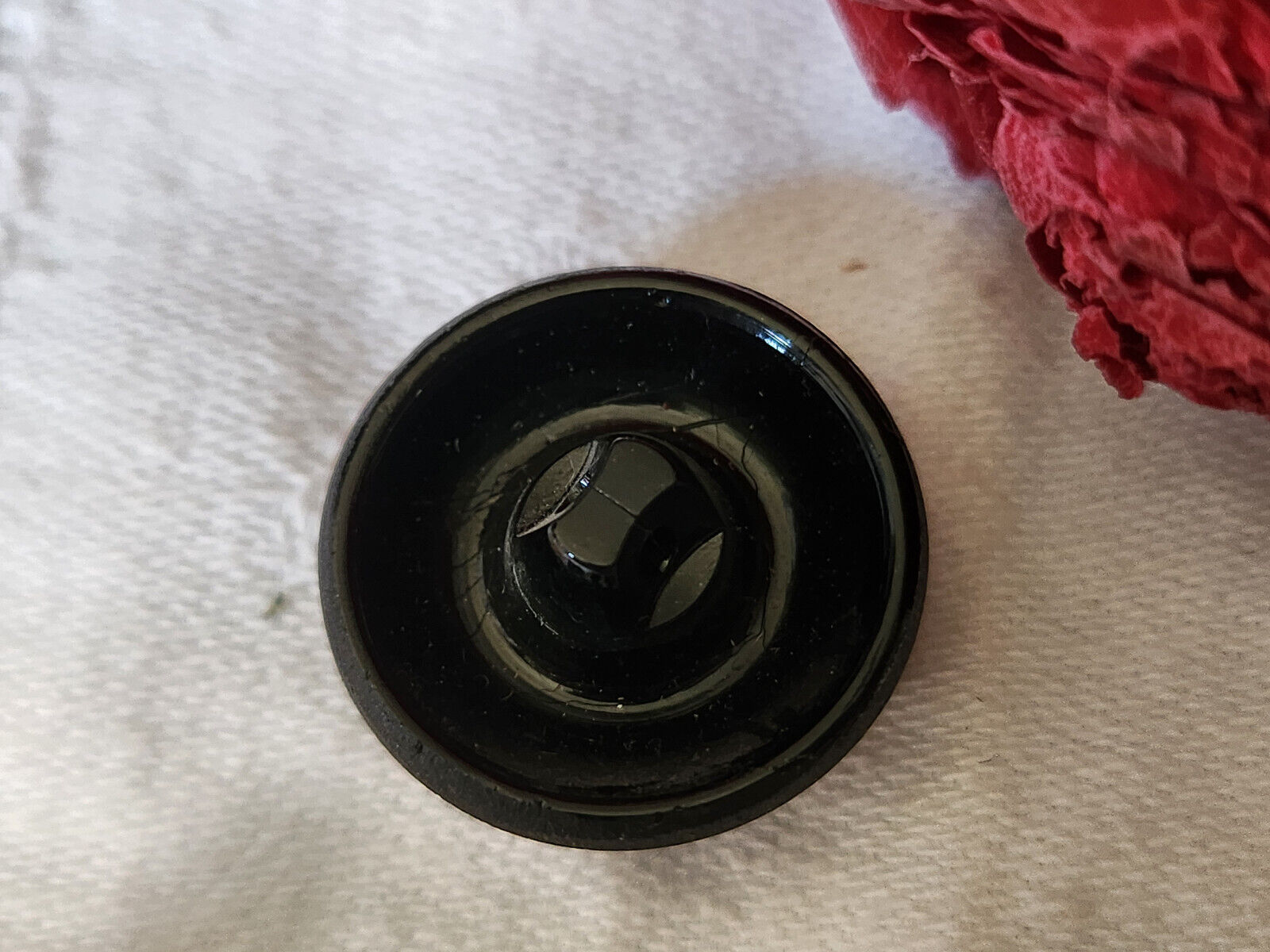 Gros bouton anciien en verre argenté haut 2,2 cm pied D13K