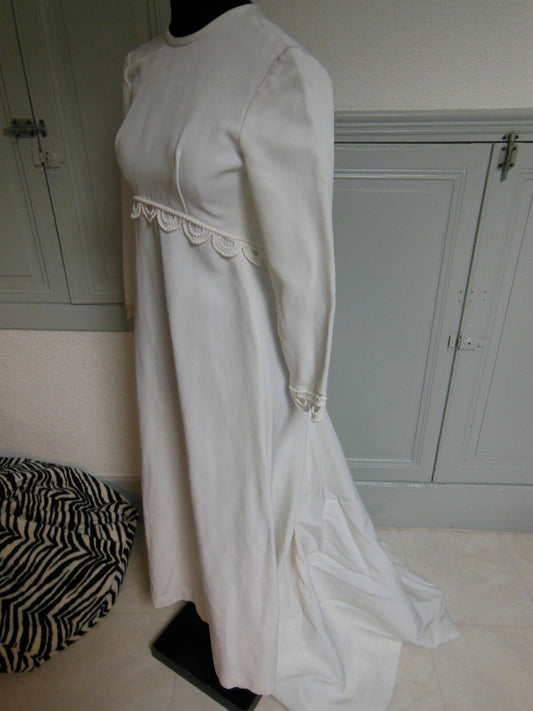 Ancienne robe mariée à traîne vintage taille 36 ? ourlet refaire ref portant