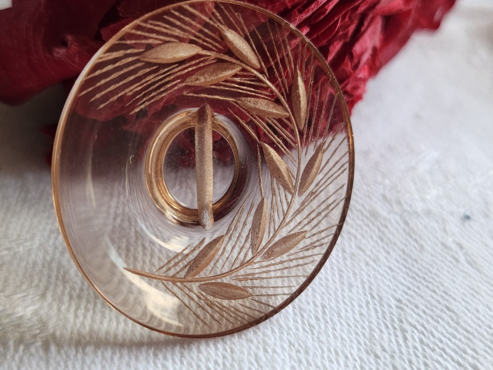Gros bouton ancien lucite plexis épis de blé à pied  3,1 cm D14K