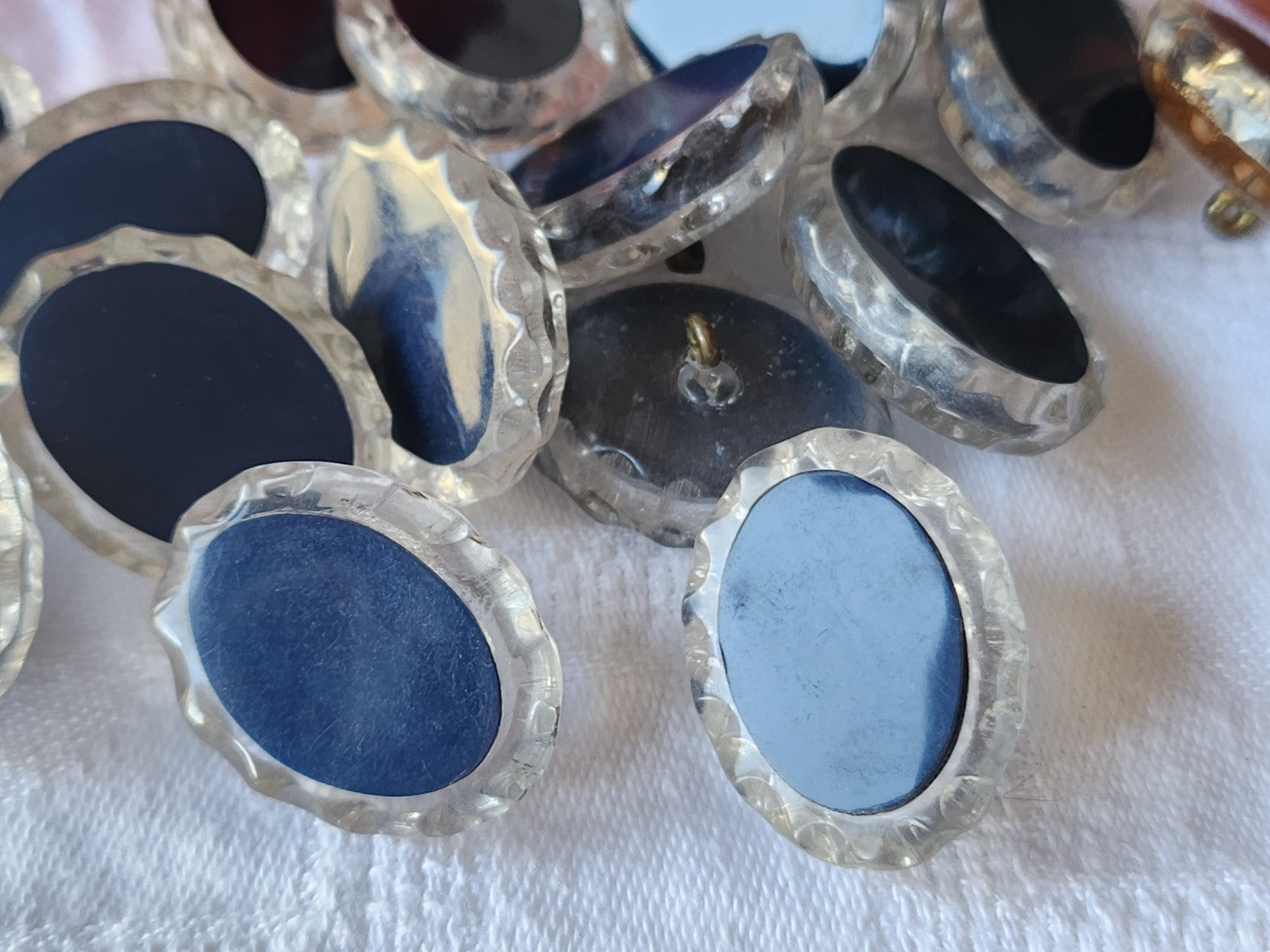 Lot 6 gros boutons anciens effet strass resine bleu 2,7 sur 2,2 cm ref 3898