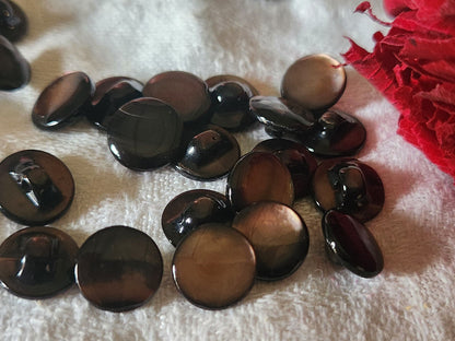 lot 6 boutons anciens en nacre marron lisse pied  1 cm ref 4921